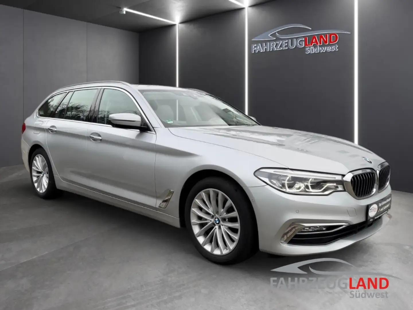 BMW 540 i xDrive Luxury Line B58 8G-Atm AHK Pano Innovatio Argent - 2