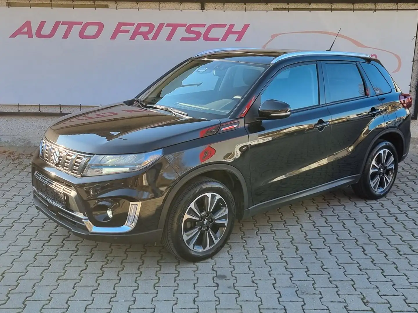 Suzuki Vutara 1.5 Comfort+ 4x4 Allgrip AGS HYBRID Automat Schwarz - 2