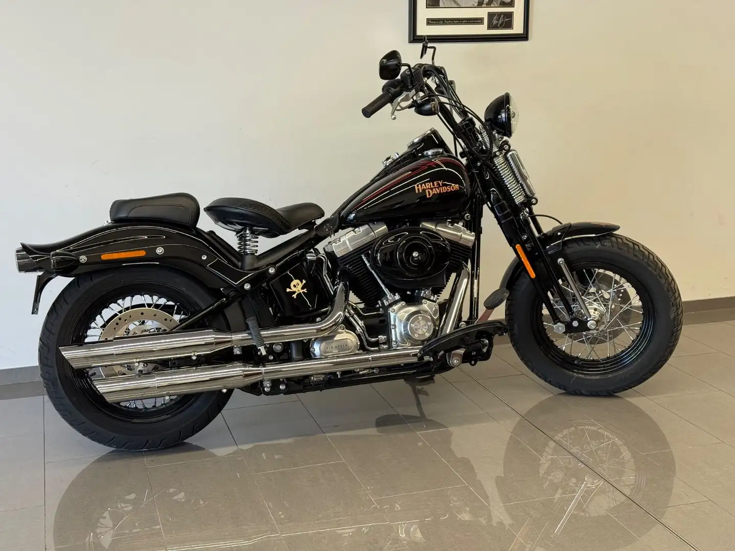 Harley-Davidson Cross Bones .3900km Deutsch.1.Hand Neuzustand. Negro - 1