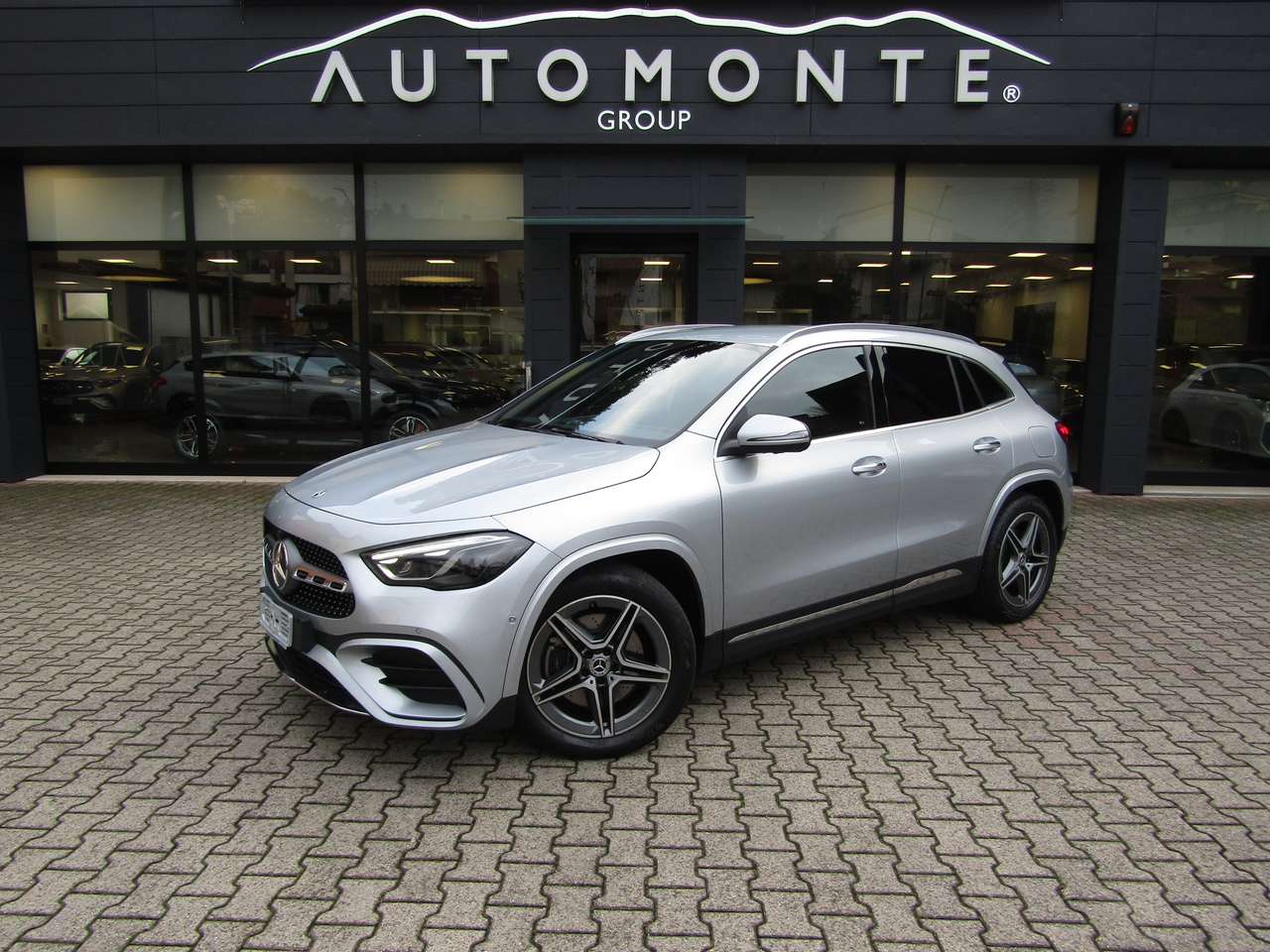 Mercedes-Benz GLA 200 d PREMIUM 4 MATIC CAMBIO AUTO,GANCIO,LED MULTIBEAM