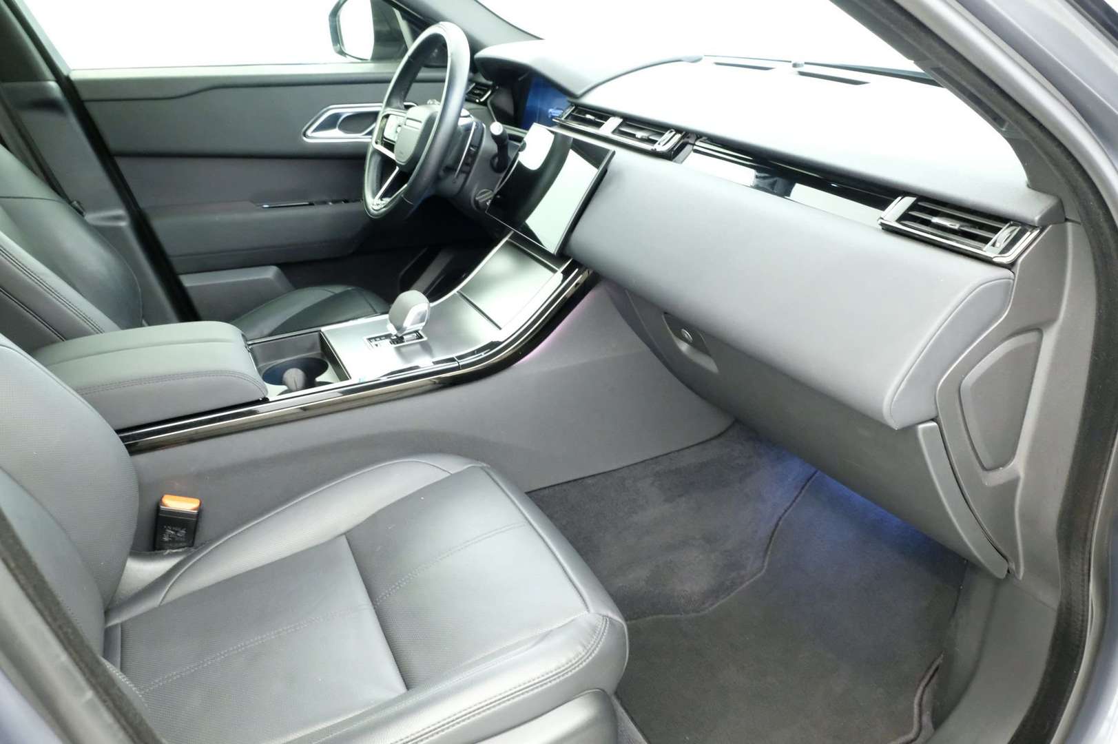 Land Rover Range Rover Velar R-Dynamic SE 4WD Auto 2.0D I4 204 -  - Joinsteer - #2