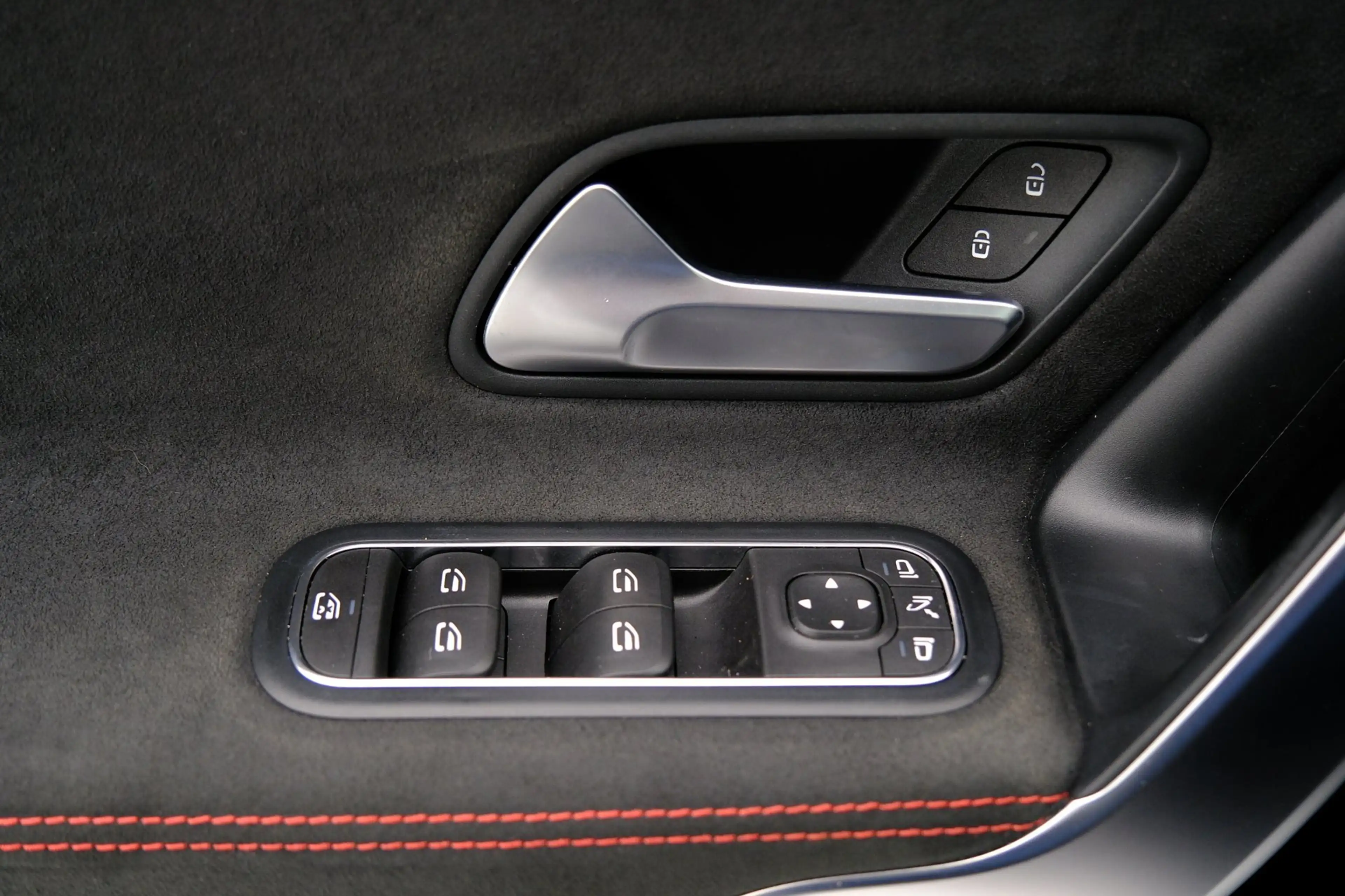 Mercedes-Benz A 200 AMG Bus. Solution Aut. Navi|Leder-Alcantara|LMV|Ca — photo 24