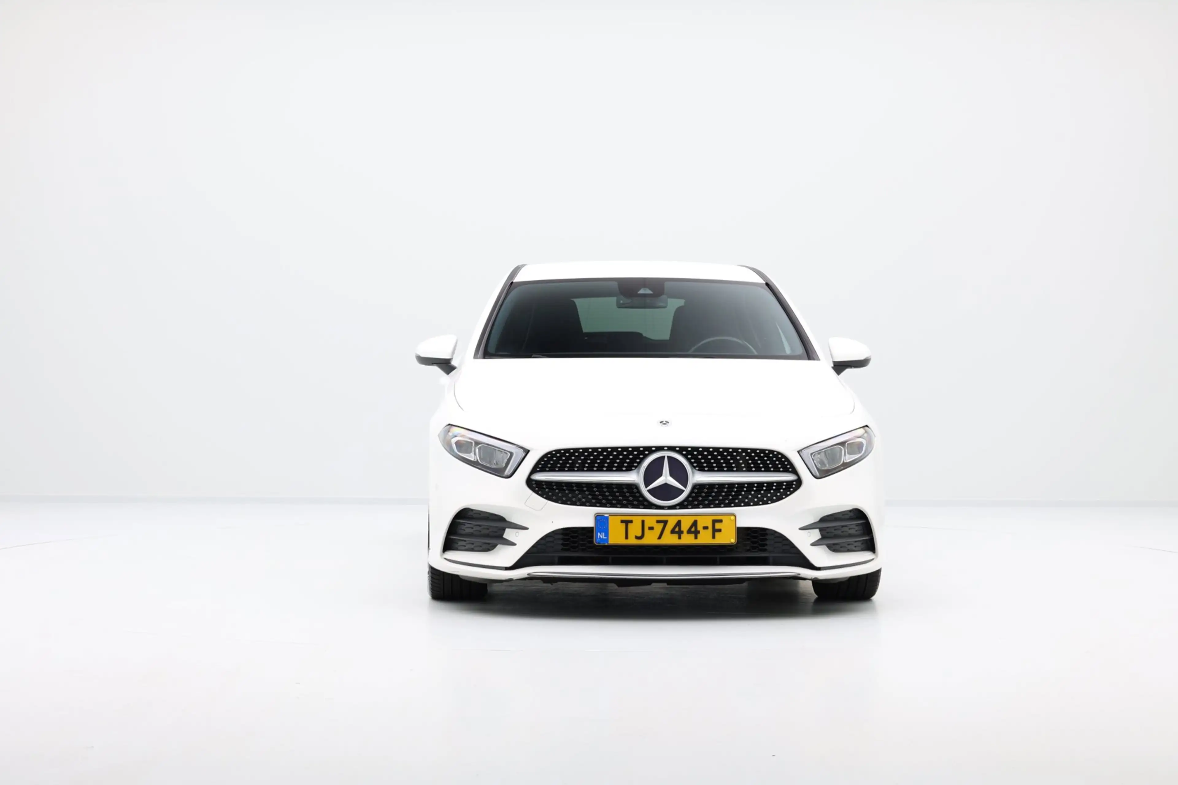 Mercedes-Benz A 200 AMG Bus. Solution Aut. Navi|Leder-Alcantara|LMV|Ca — photo 7