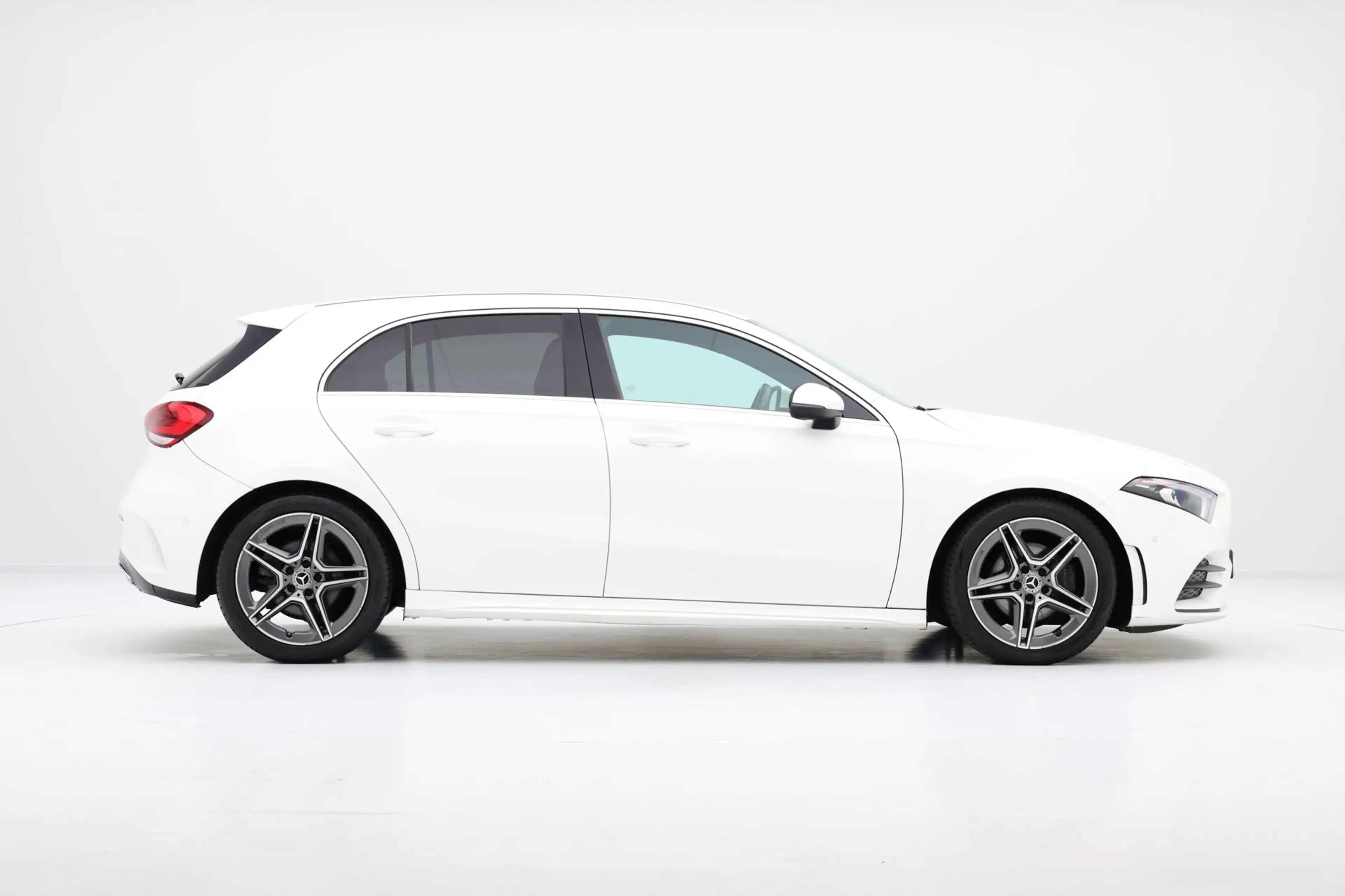 Mercedes-Benz A 200 AMG Bus. Solution Aut. Navi|Leder-Alcantara|LMV|Ca — photo 34