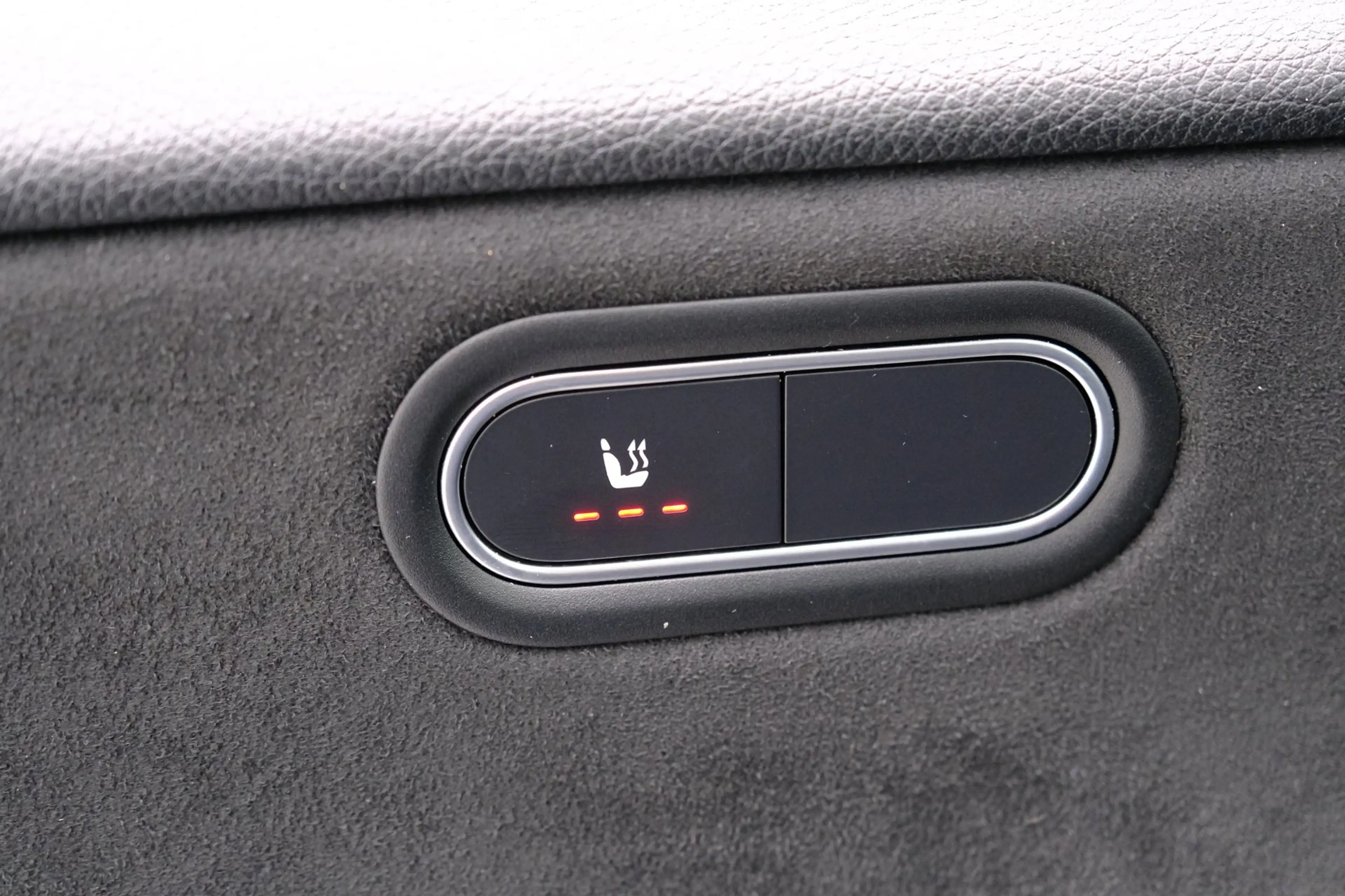 Mercedes-Benz A 200 AMG Bus. Solution Aut. Navi|Leder-Alcantara|LMV|Ca — photo 23