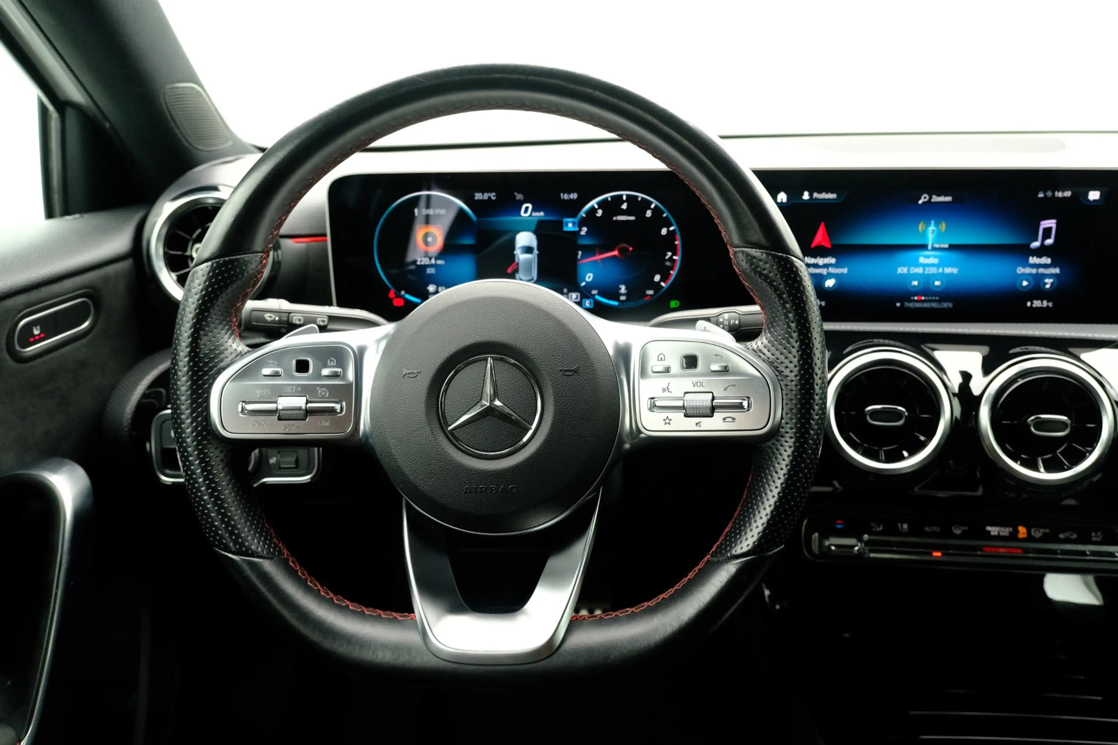 Mercedes-Benz A 200 AMG Bus. Solution Aut. Navi|Leder-Alcantara|LMV|Ca — photo 9