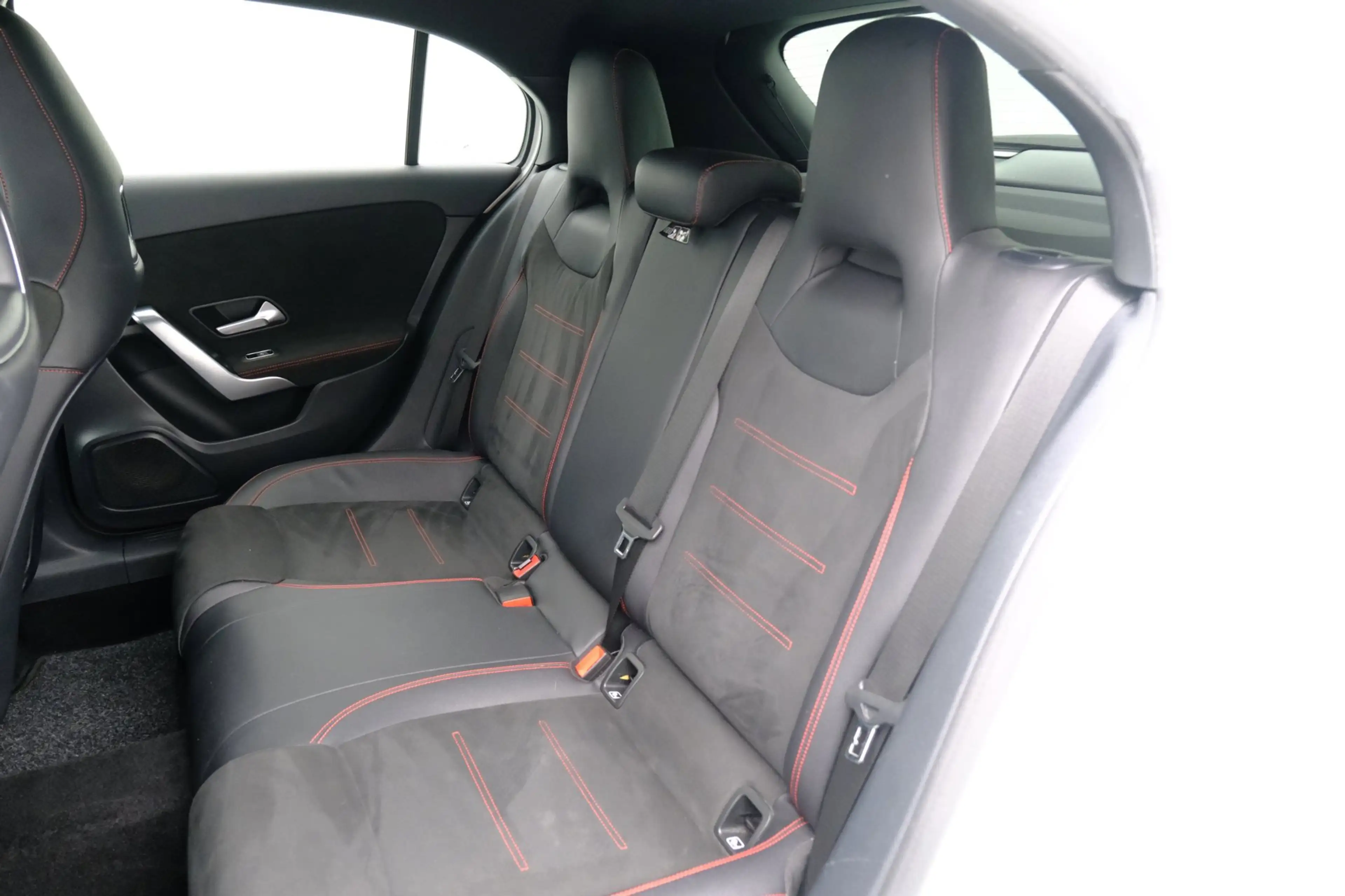 Mercedes-Benz A 200 AMG Bus. Solution Aut. Navi|Leder-Alcantara|LMV|Ca — photo 32