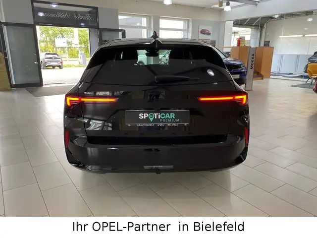 Opel Astra view 5