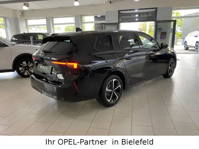 Opel Astra view 4