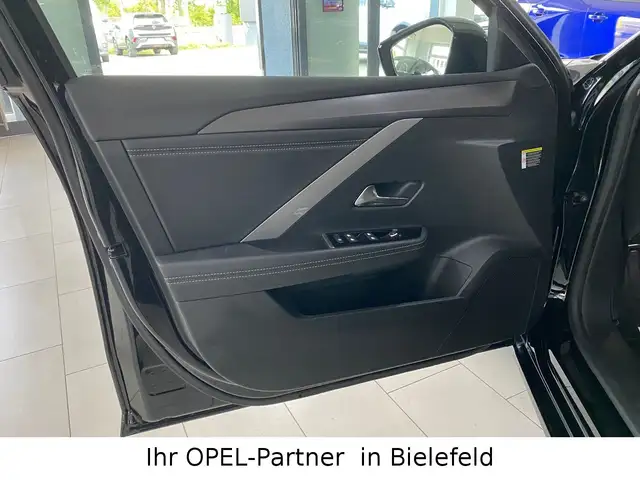 Opel Astra view 11