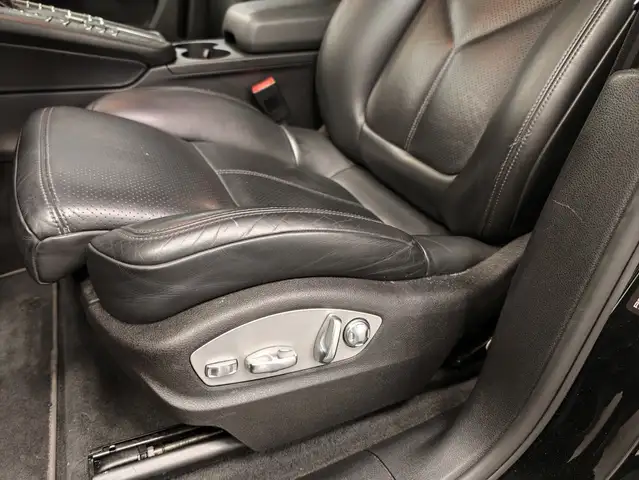 Porsche Macan view 11