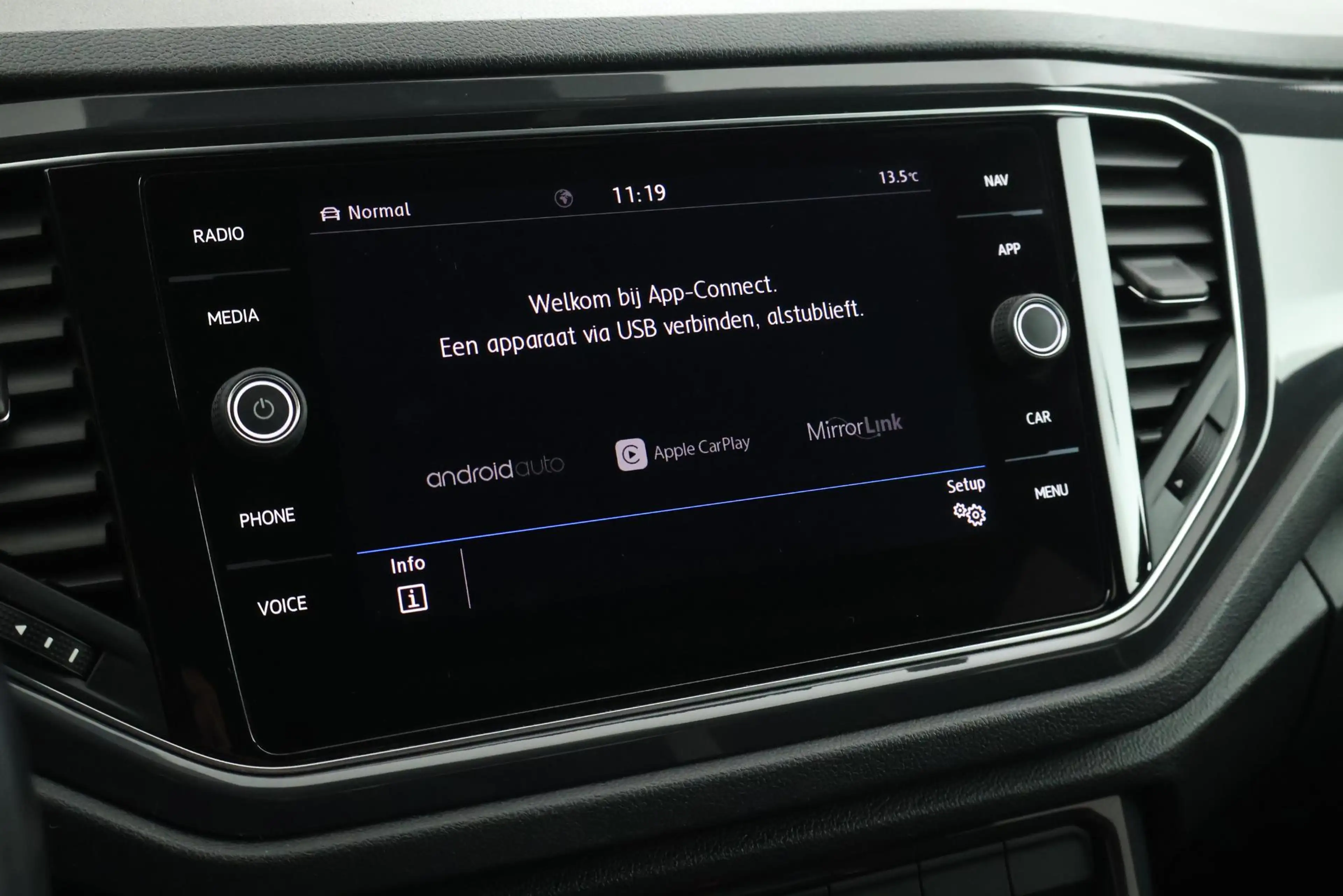 Volkswagen T-Roc 1.0 TSI 116pk Sport Trekhaak LED Navigatie — photo 23