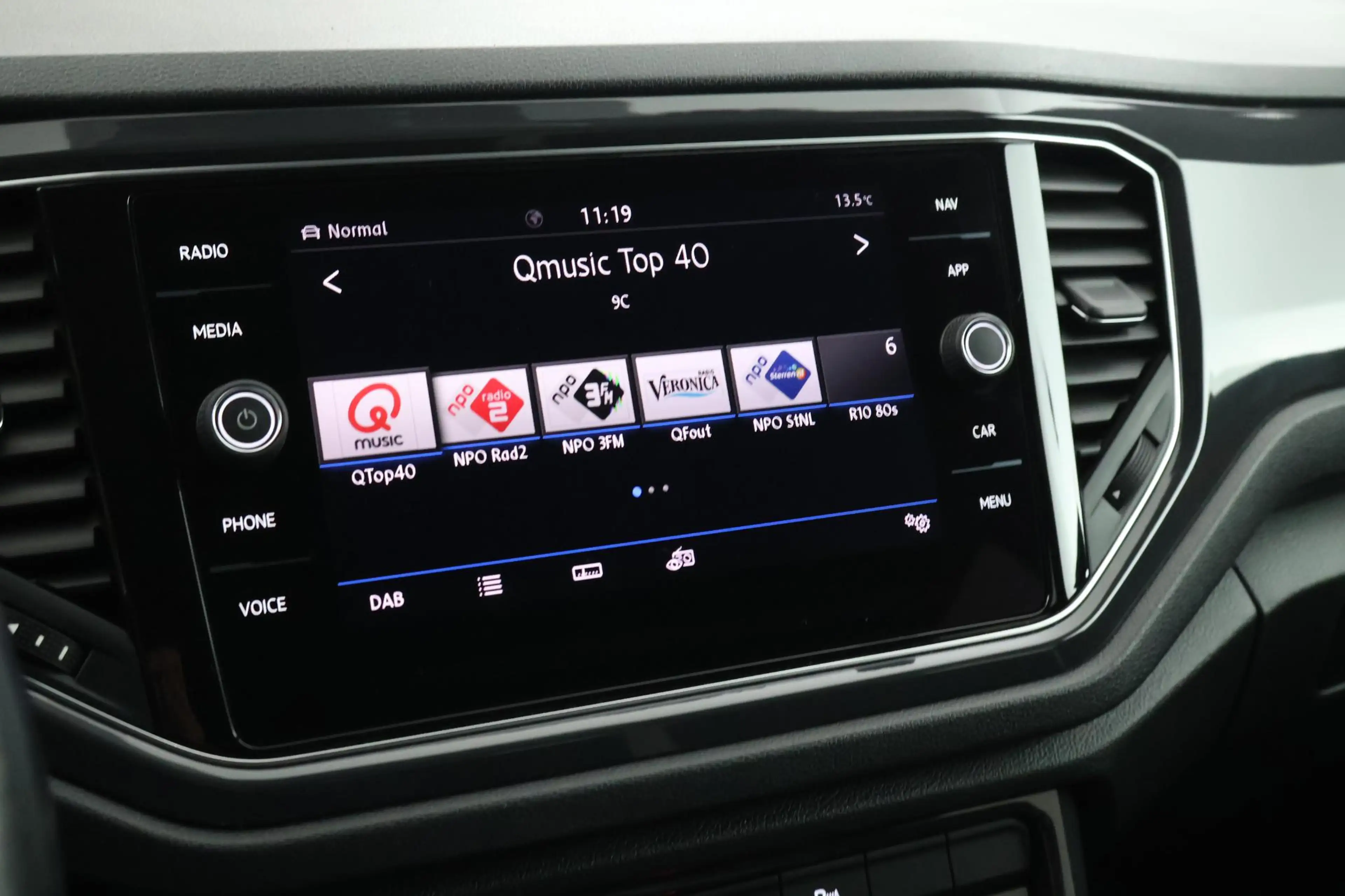 Volkswagen T-Roc 1.0 TSI 116pk Sport Trekhaak LED Navigatie — photo 18