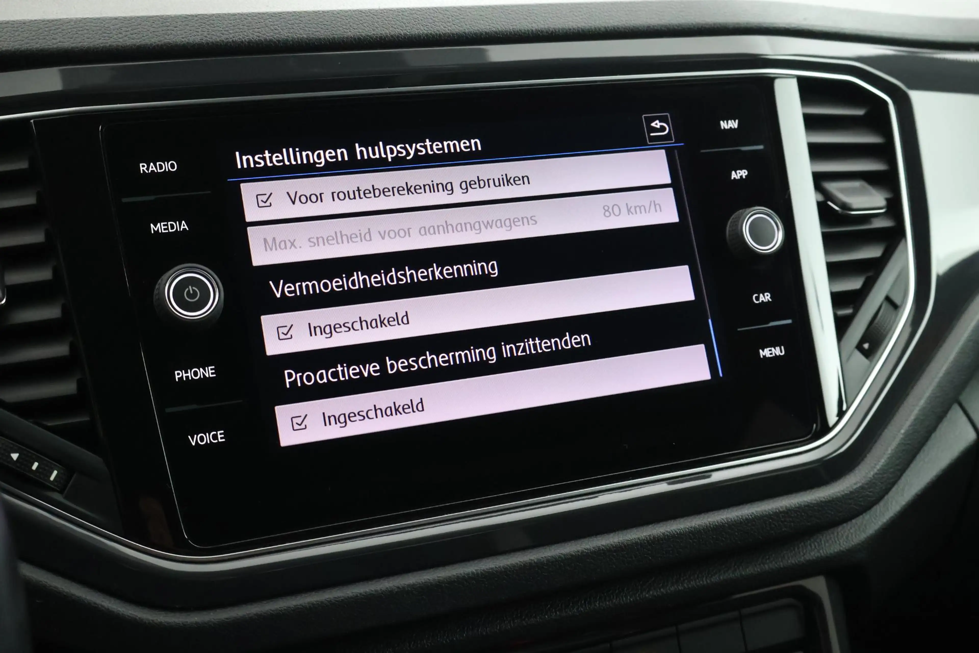 Volkswagen T-Roc 1.0 TSI 116pk Sport Trekhaak LED Navigatie — photo 28