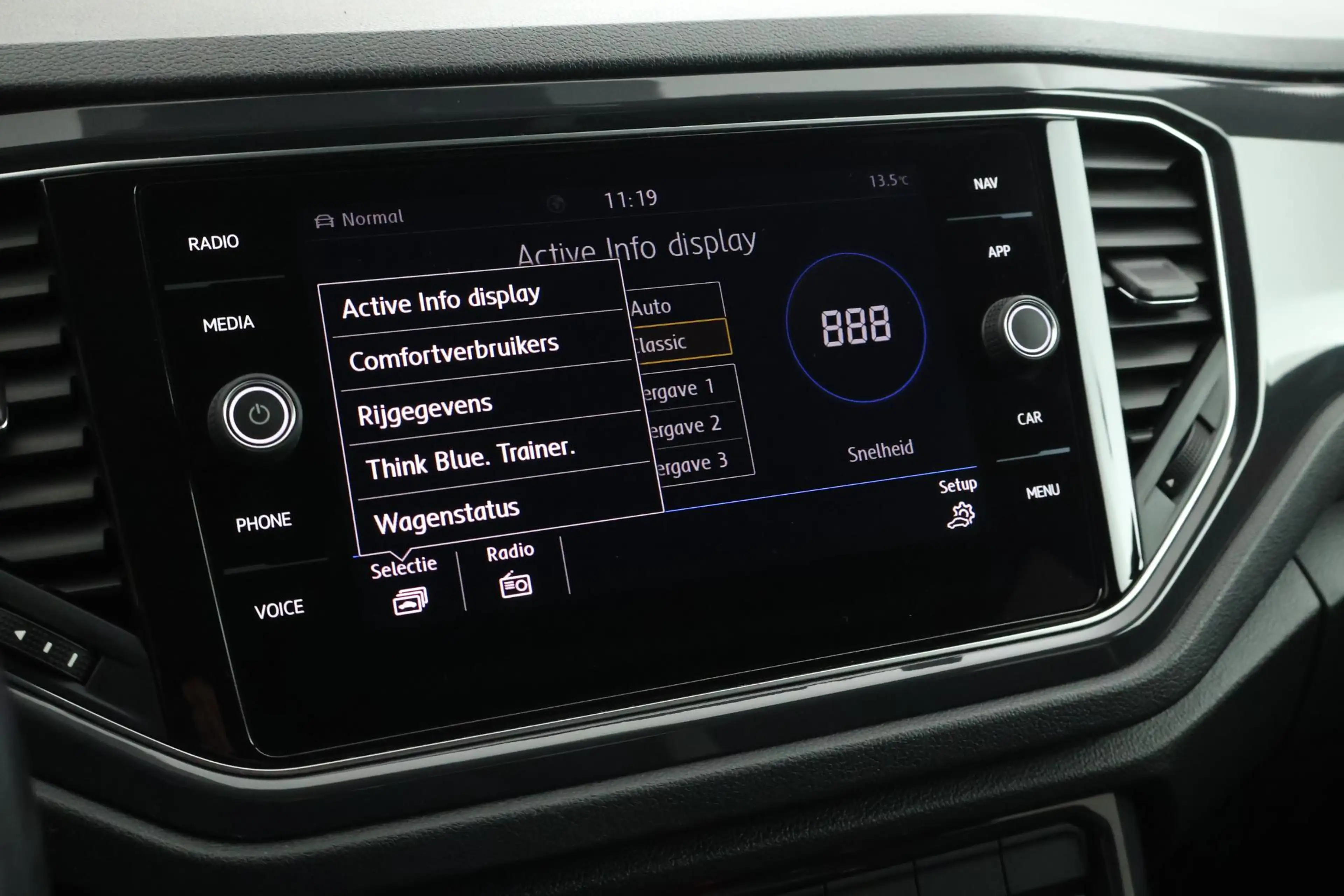 Volkswagen T-Roc 1.0 TSI 116pk Sport Trekhaak LED Navigatie — photo 24