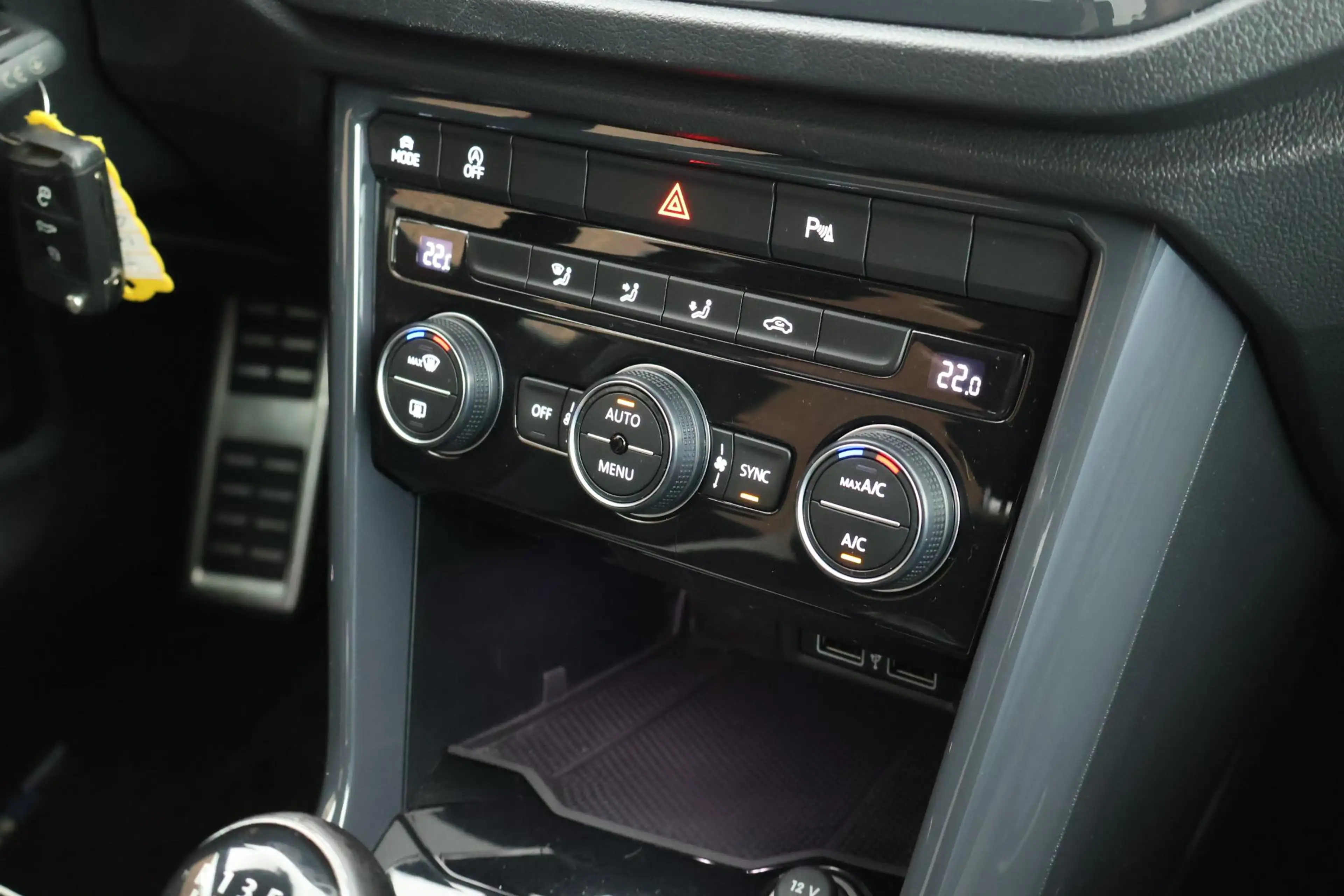Volkswagen T-Roc 1.0 TSI 116pk Sport Trekhaak LED Navigatie — photo 35