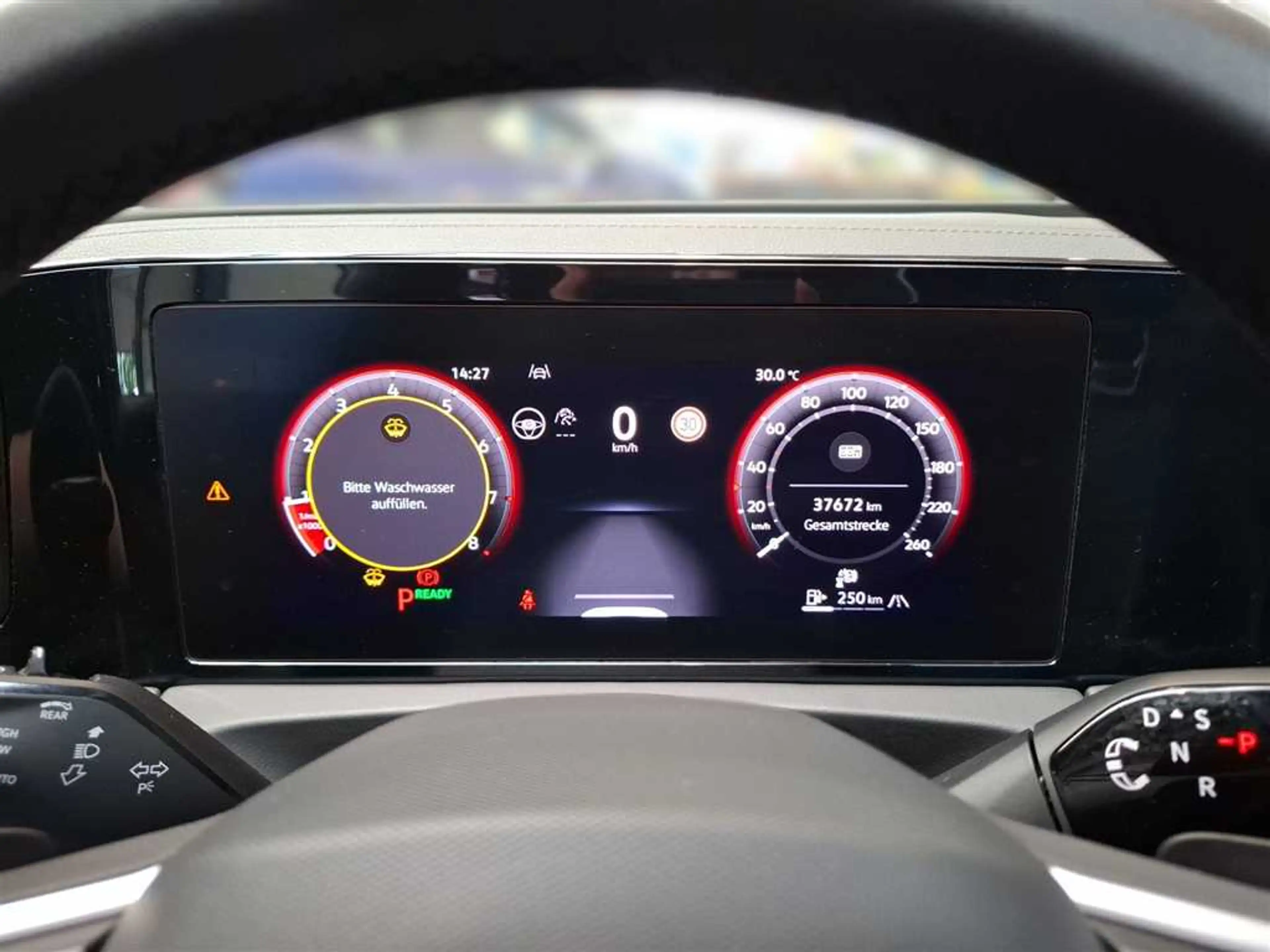 Volkswagen Tiguan R-Line 1.5 eTSI DSG — photo 10