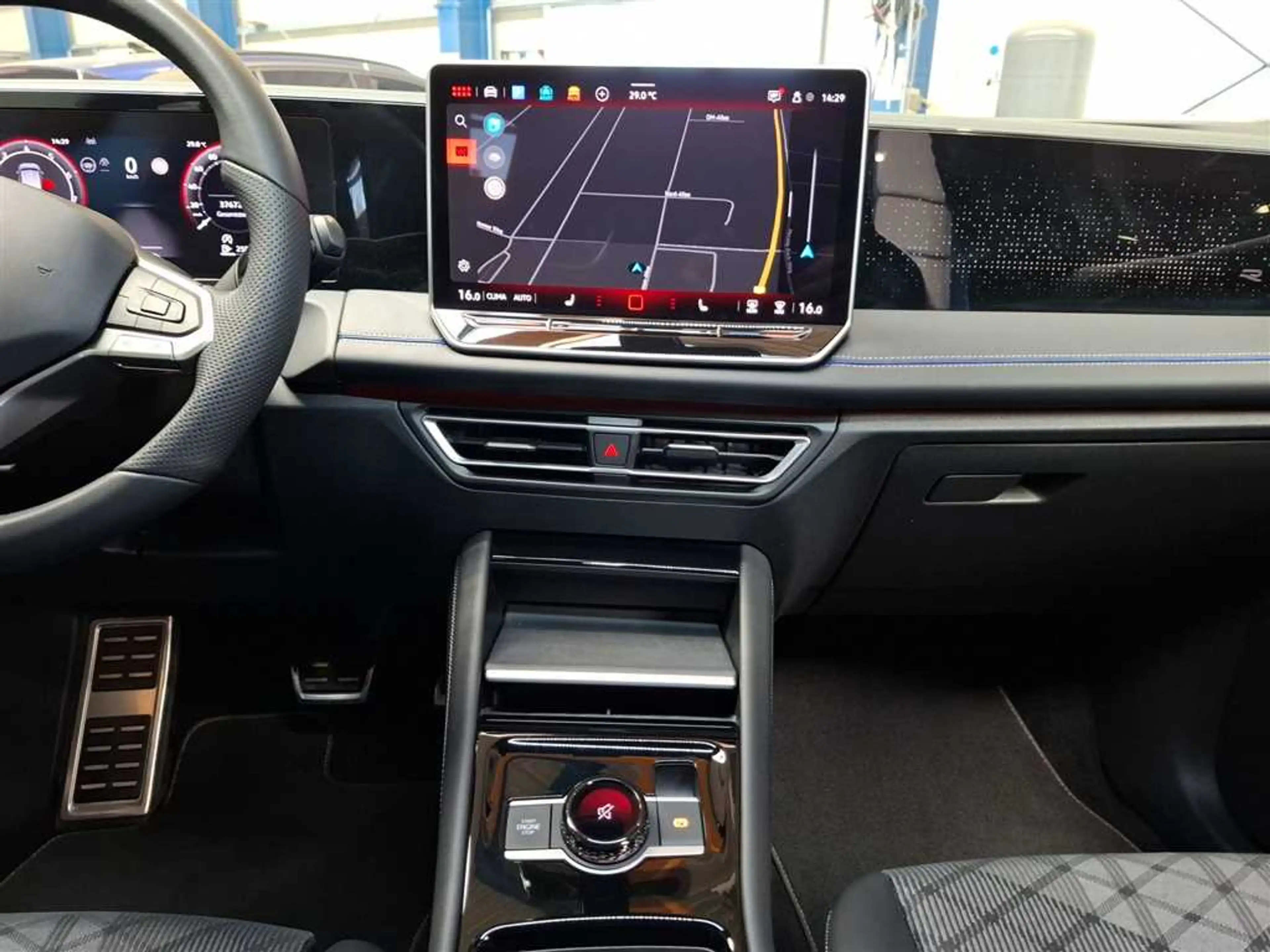 Volkswagen Tiguan R-Line 1.5 eTSI DSG — photo 13