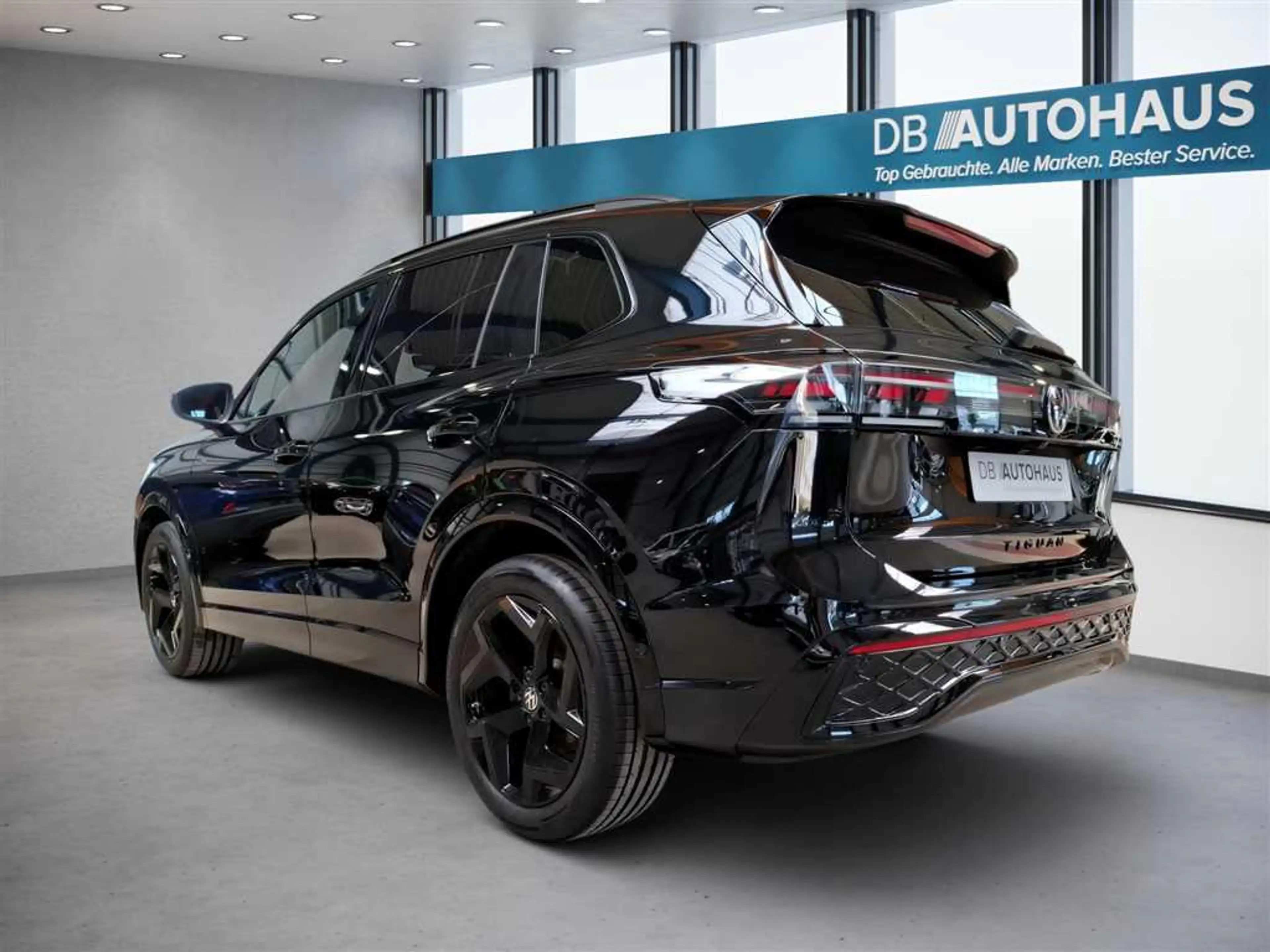 Volkswagen Tiguan R-Line 1.5 eTSI DSG — photo 6