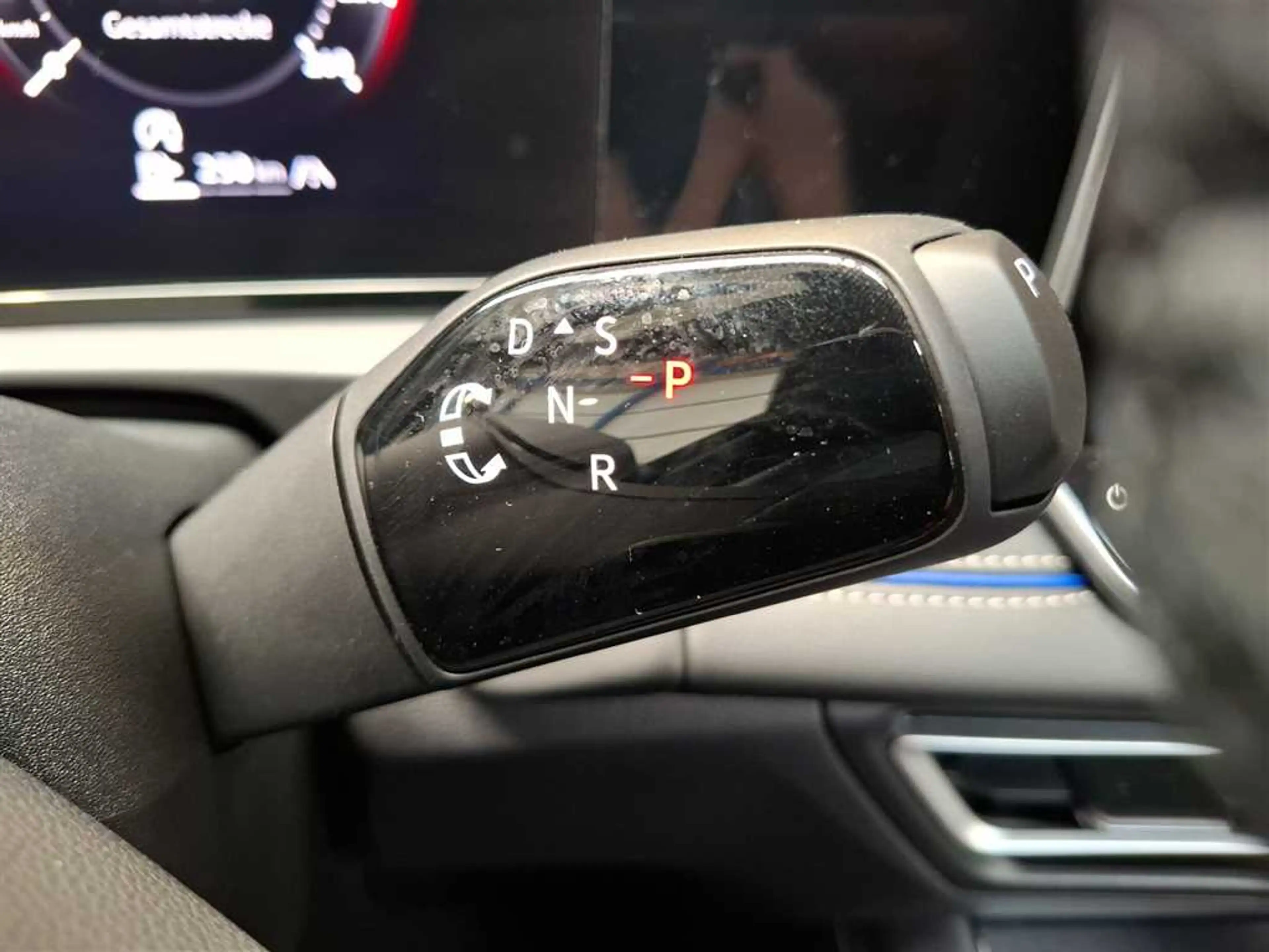 Volkswagen Tiguan R-Line 1.5 eTSI DSG — photo 15