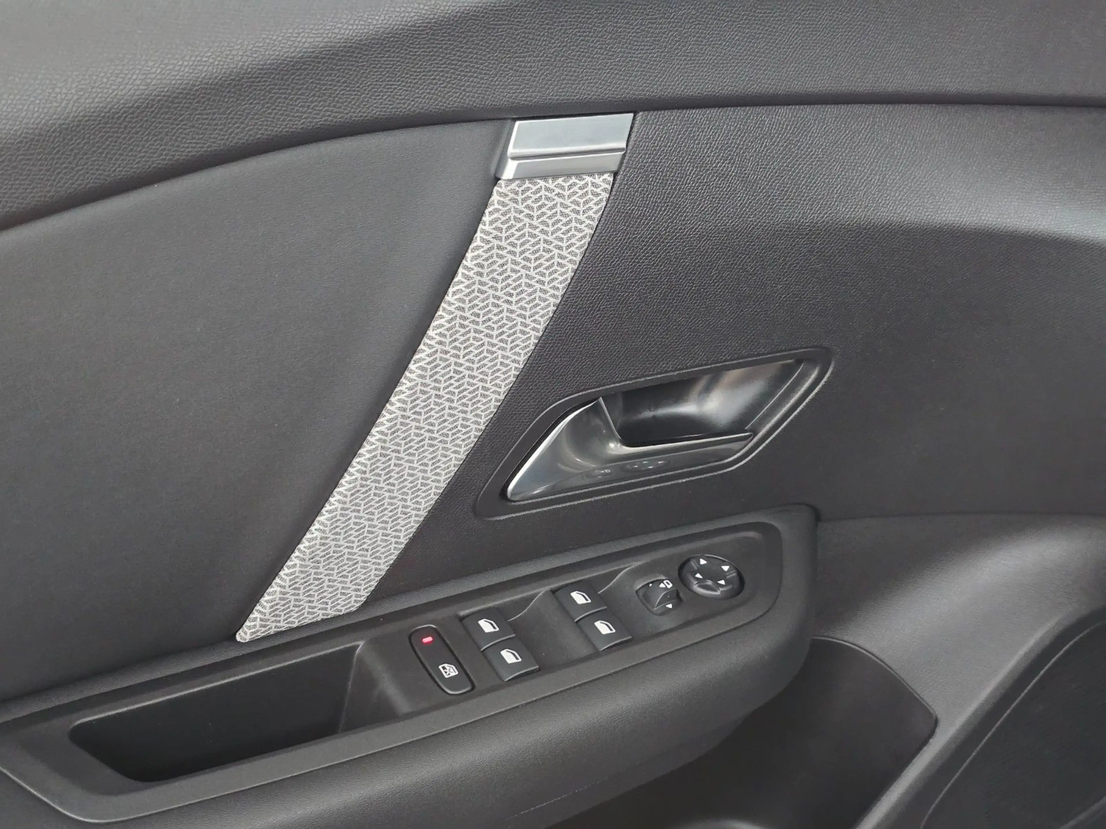 Citroen C4 X Max 96 KW*360°KAM*PDACH*HUD*LED*SH*NAV*TEMP — photo 11