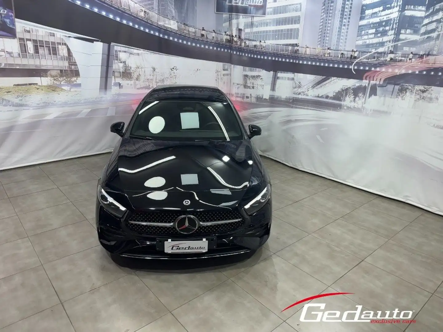 Mercedes-Benz A 220 d Automatic AMG Line Premium Fekete - 2