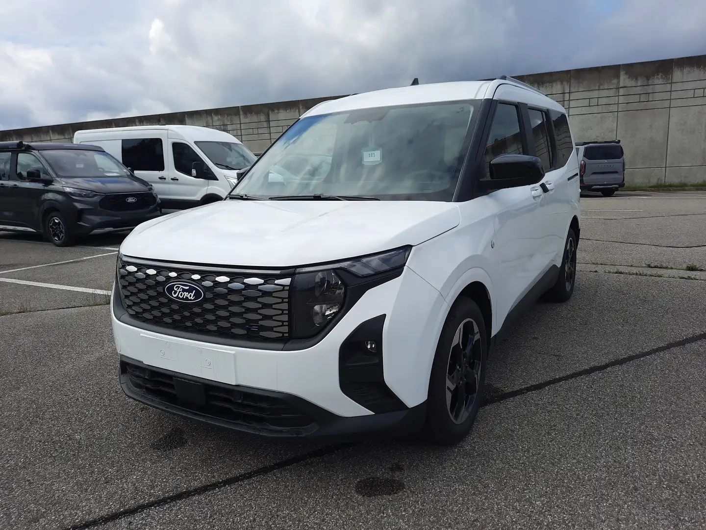 Ford Tourneo Courier Titanium Rückfahrkamera Fehér - 2