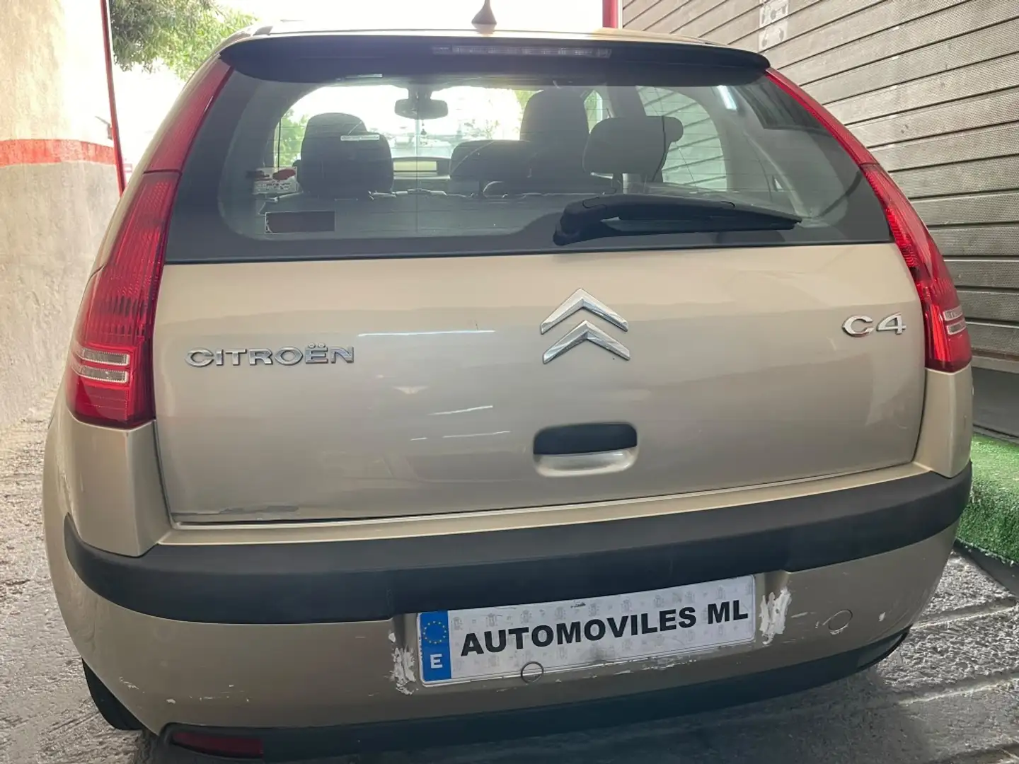 Citroen C4 1.4i 16v SX - 2