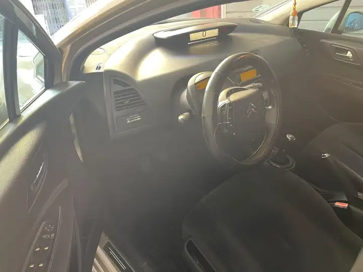 Citroën C4 1.4i 16v SX 2006, foto 10