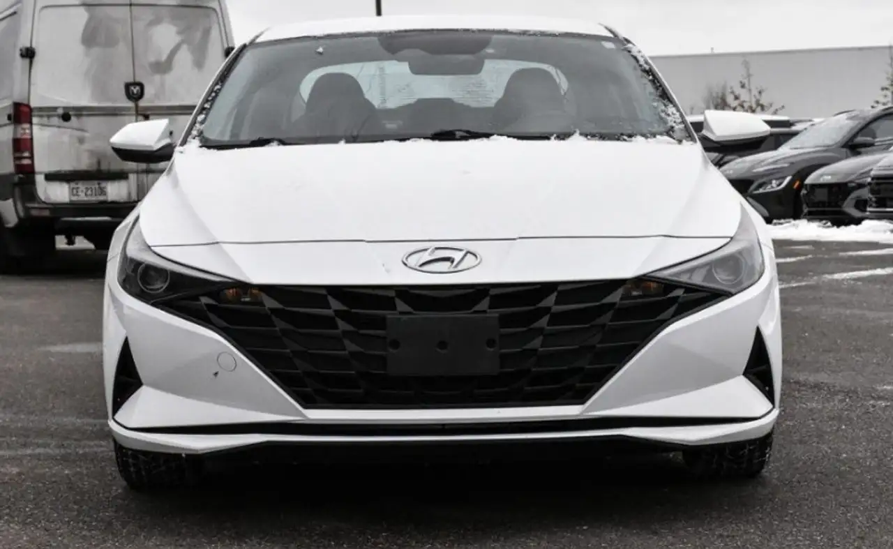 Hyundai ELANTRA снимка Hyundai ELANTRA