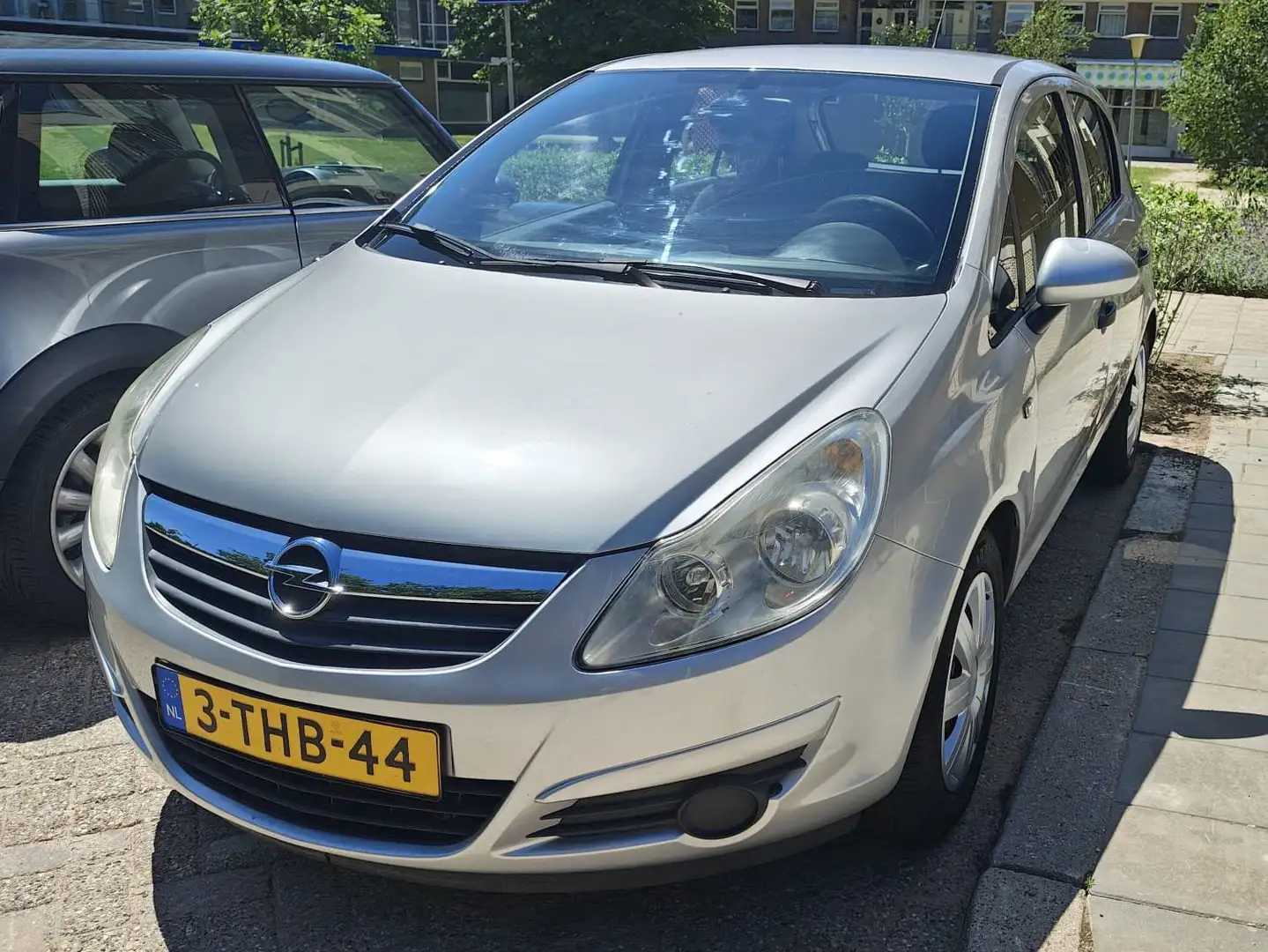 Opel Corsa Corsa 1.2-16V 111 Edition Zilver - 1