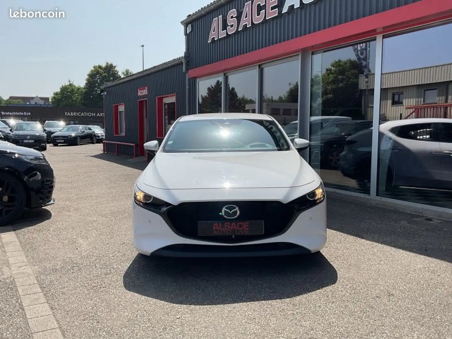 Mazda 3 1.8 SKYACTIV-D 116CH BUSINESS EXECUTIVE BVA Biały - 2