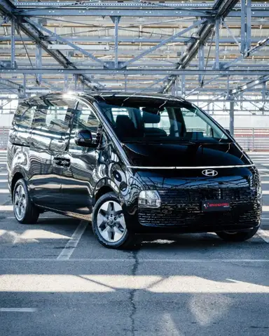 Hyundai STARIA 1.6 HEV AT 2WD 9 posti Wagon