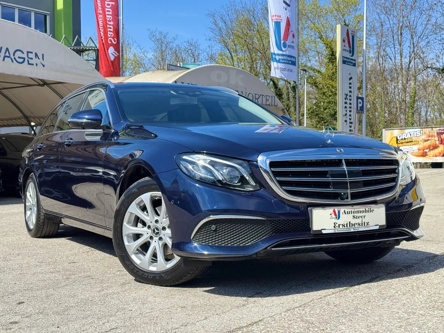 Mercedes-Benz E 220 d Exclusive Aut.+Navi+360° Kamera+LED+AHK Blau - 1