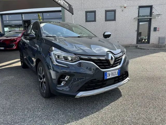 2023 Renault Captur in Grey for sale