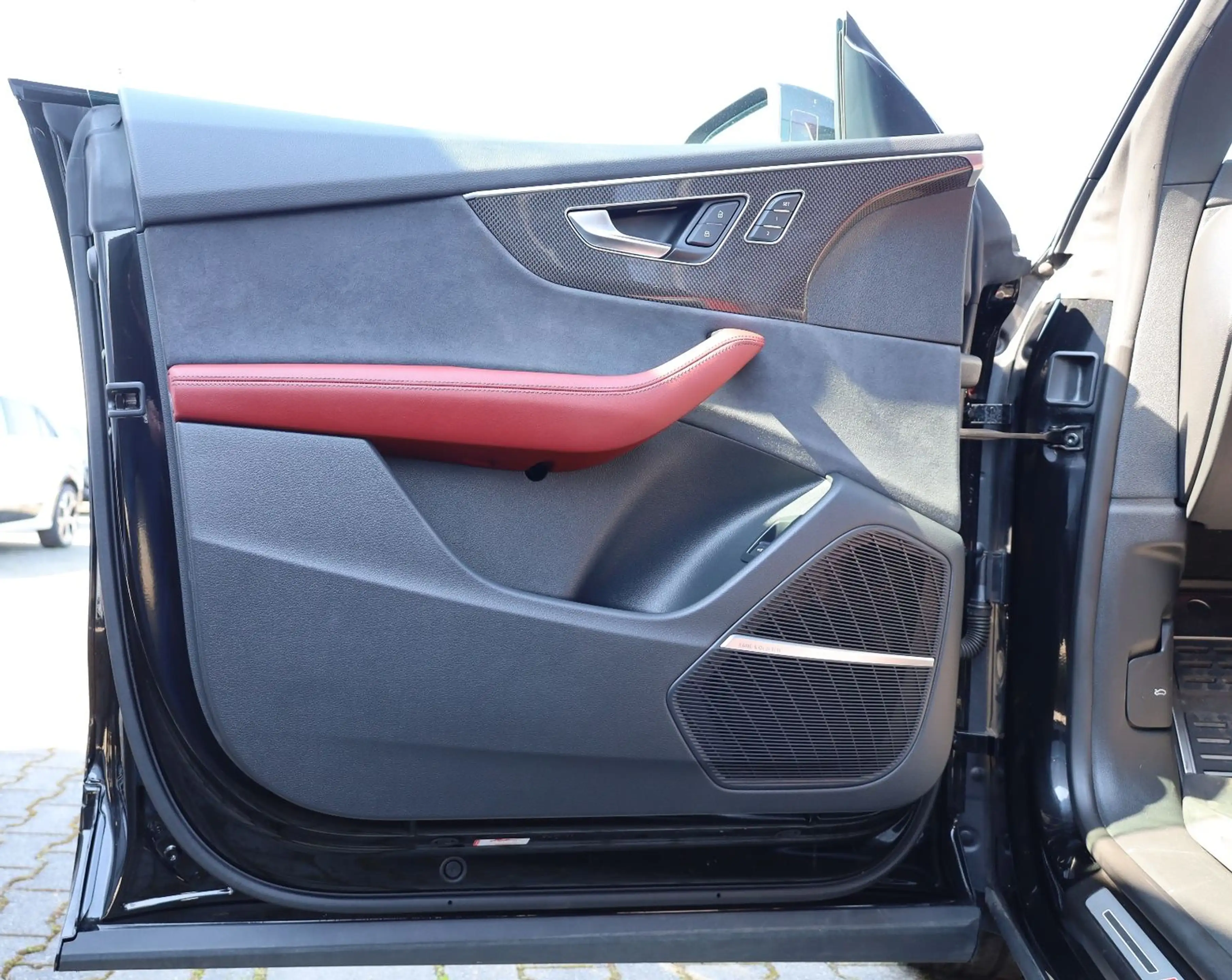 Audi SQ8 TFSI quattro/360*/PANO/4xSHZ/B&O/AIR/AHK/R22 — photo 9