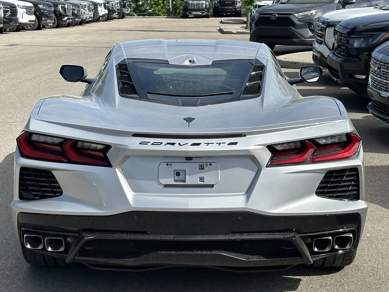 Chevrolet Corvette снимка Chevrolet Corvette