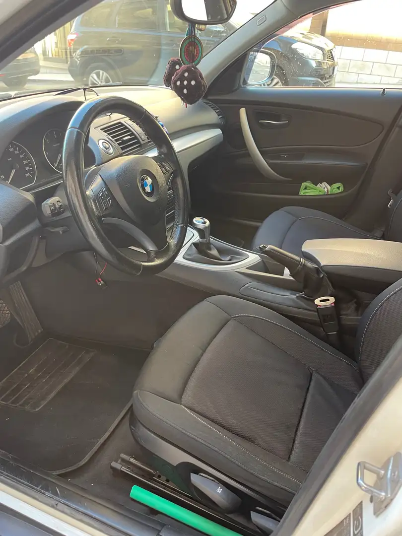 BMW 116 116d 5p 2.0 Attiva 116cv dpf Bianco - 2