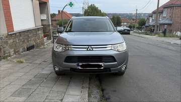 2.2 DI-D 2WD Plus 7 Places