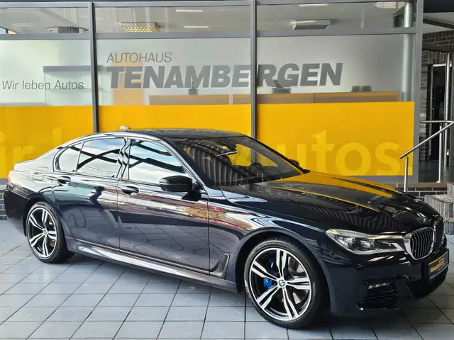 BMW 750 d xDrive TV H&K DisplayKey AHK Soft Close