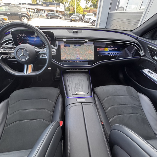Mercedes-Benz E 300 Estate e AMG L. — photo 18