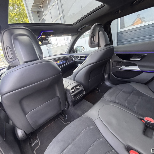 Mercedes-Benz E 300 Estate e AMG L. — photo 17