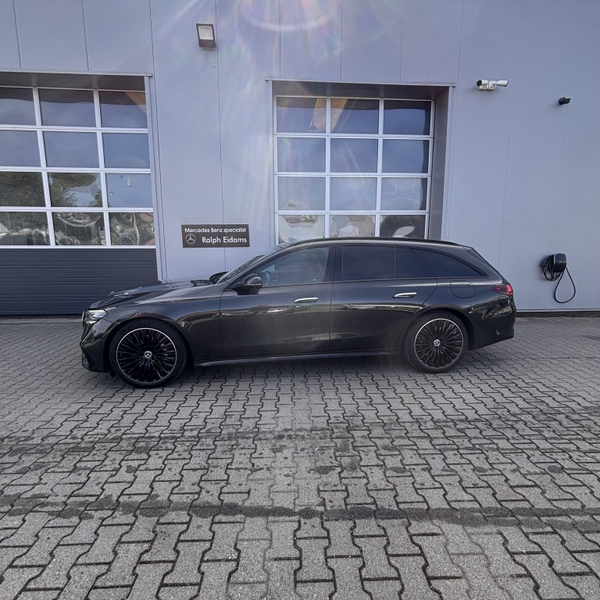 Mercedes-Benz E 300 Estate e AMG L. — photo 5