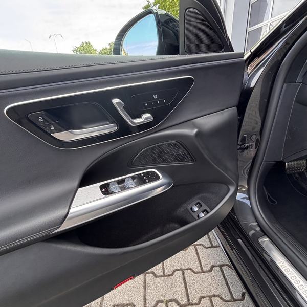 Mercedes-Benz E 300 Estate e AMG L. — photo 8