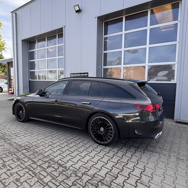 Mercedes-Benz E 300 Estate e AMG L. — photo 6