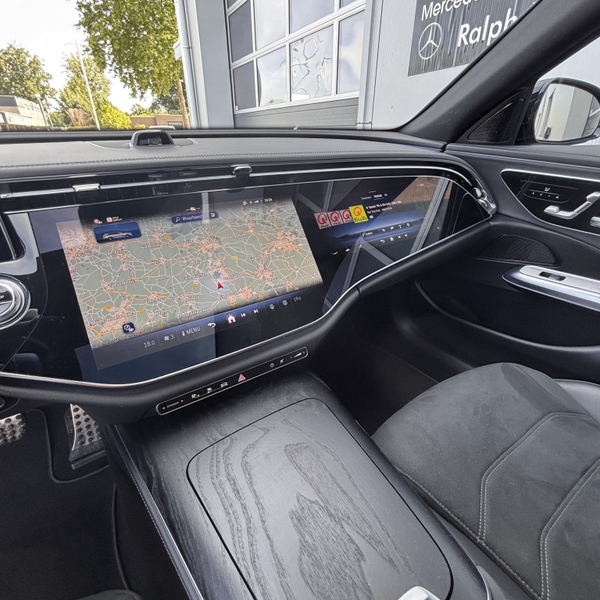 Mercedes-Benz E 300 Estate e AMG L. — photo 13