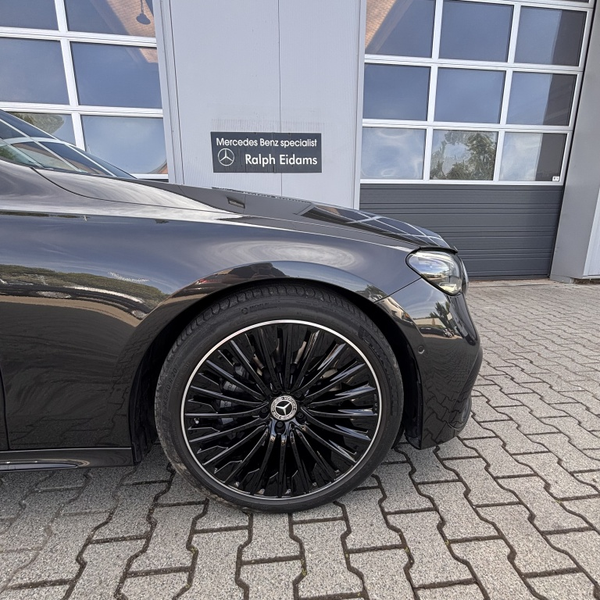 Mercedes-Benz E 300 Estate e AMG L. — photo 26