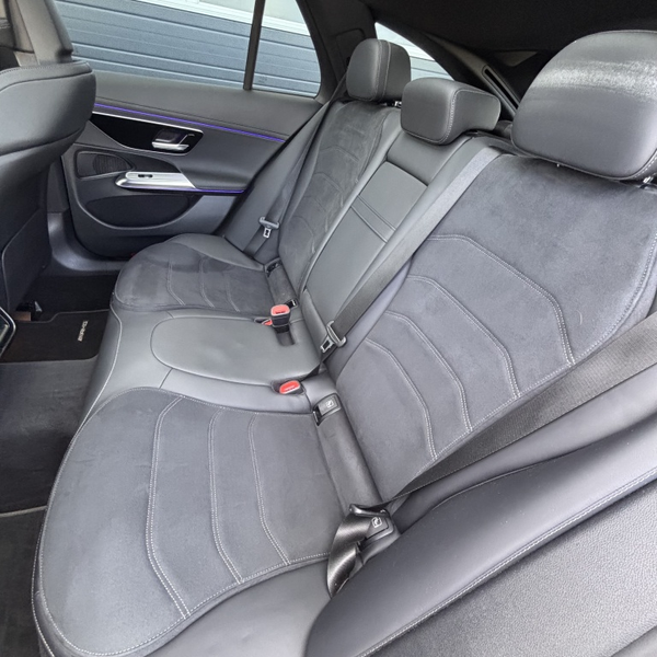 Mercedes-Benz E 300 Estate e AMG L. — photo 16