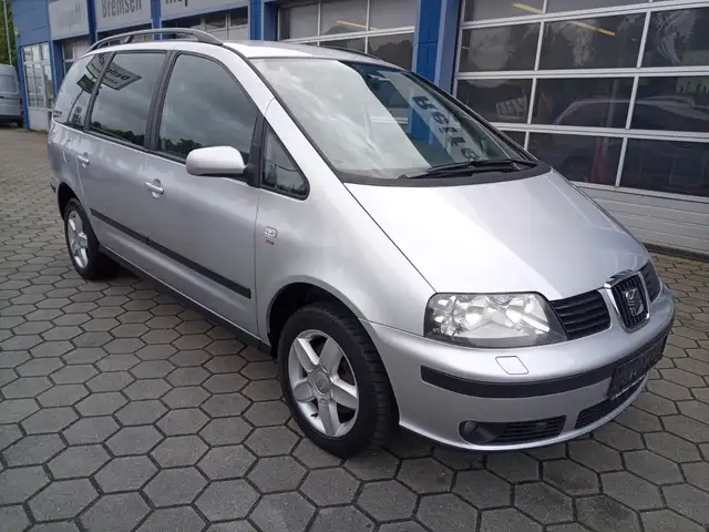 SEAT Alhambra Vigo/AHK/HU neu