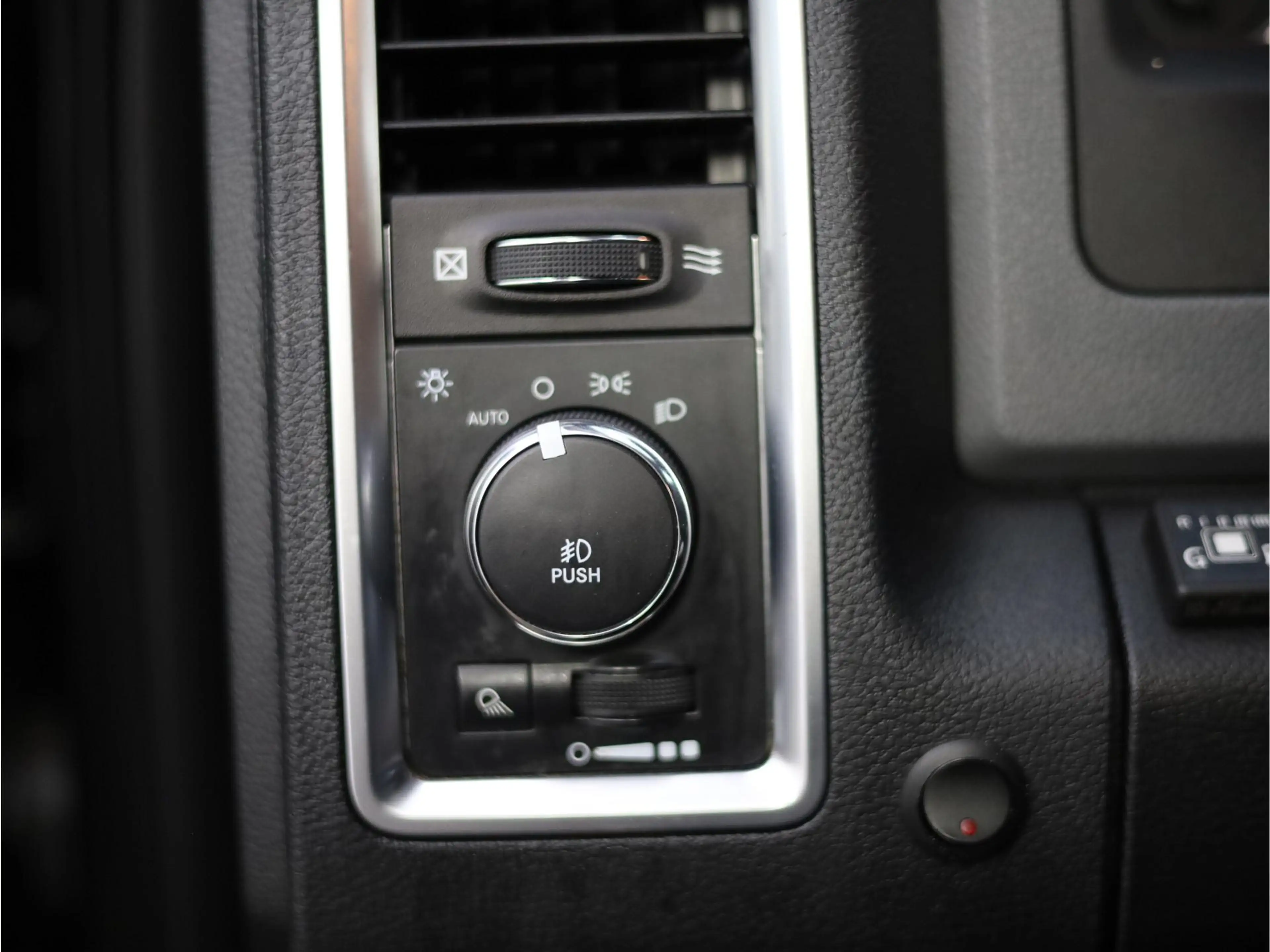 Dodge RAM 1500 3.6 V6 Crew Cab 5'7 | LPG | Schuif-/kantel da — photo 23